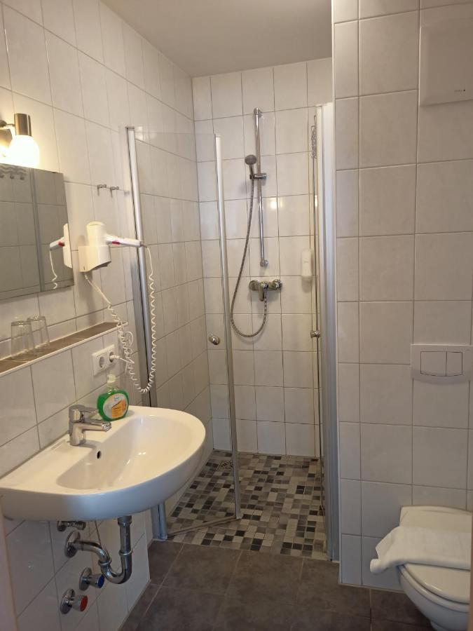 Hotel - Gasthof Erber Sinzing Buitenkant foto