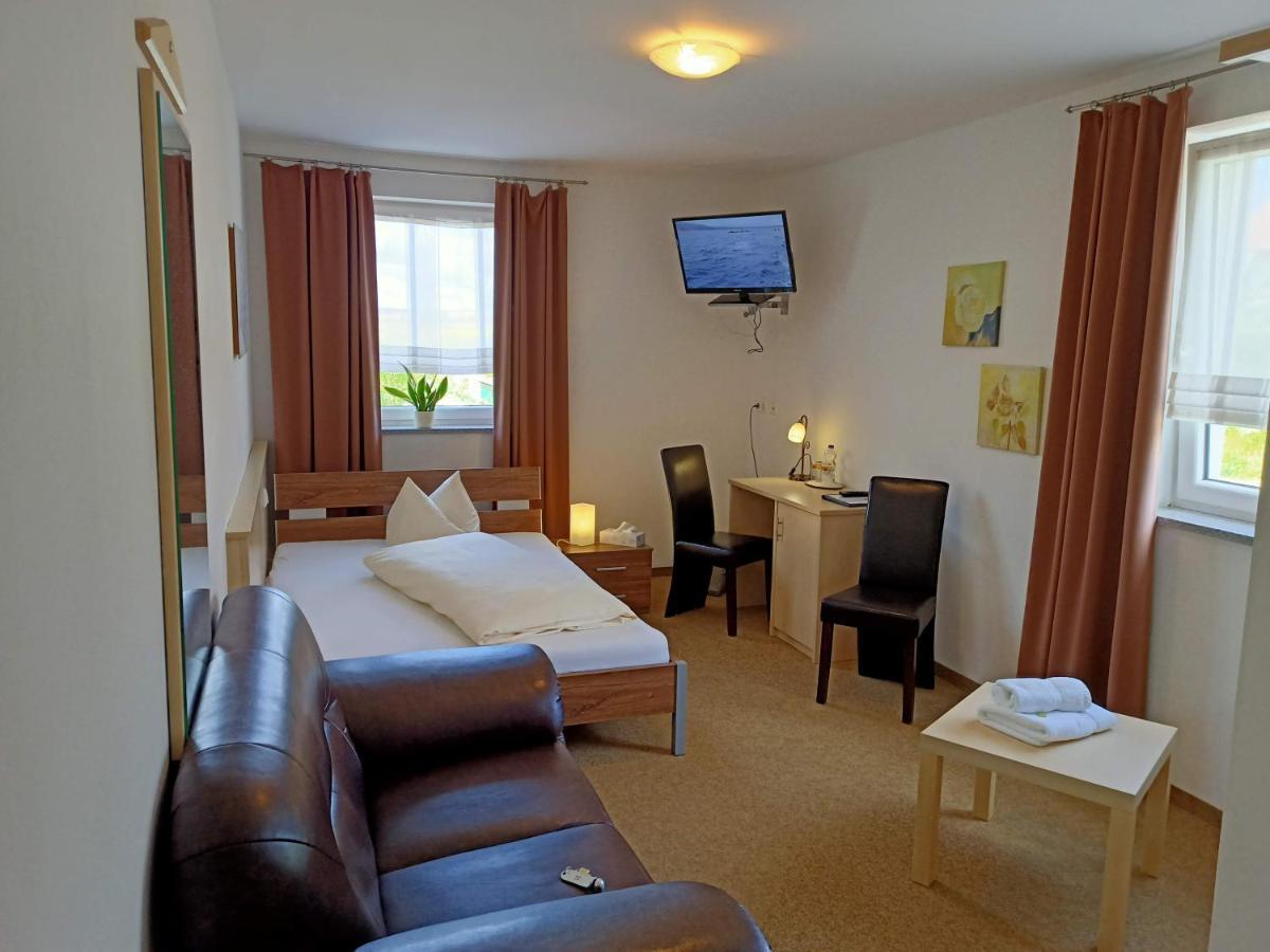 Hotel - Gasthof Erber Sinzing Buitenkant foto
