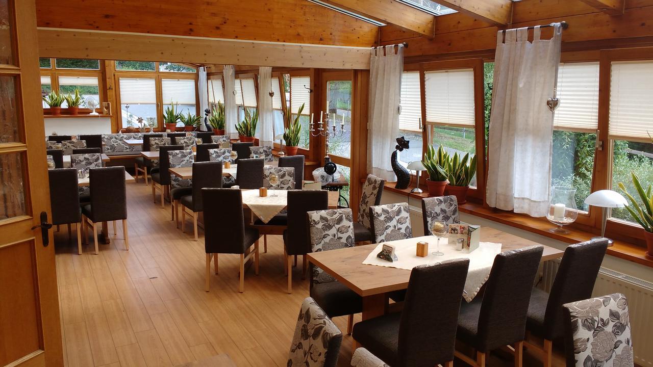 Hotel - Gasthof Erber Sinzing Buitenkant foto