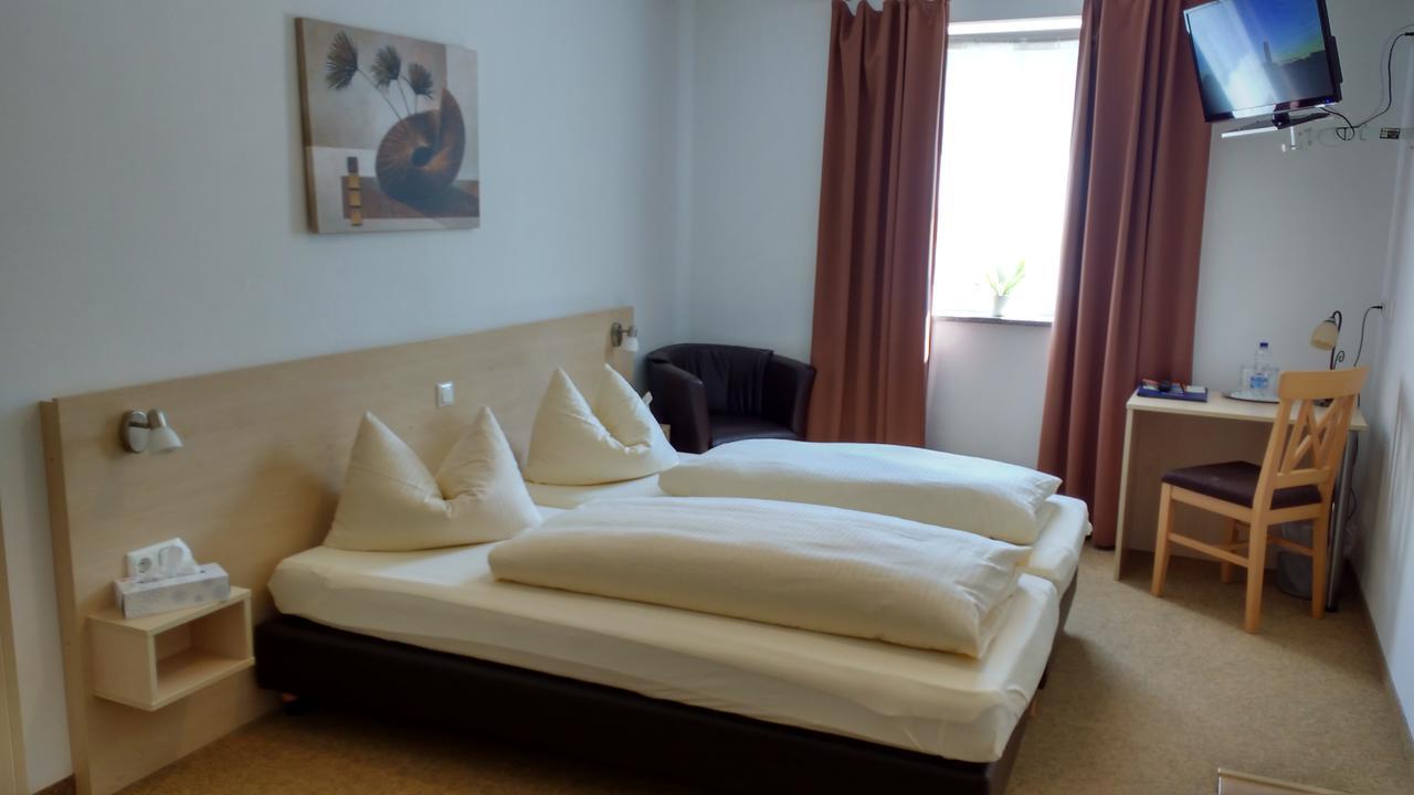 Hotel - Gasthof Erber Sinzing Buitenkant foto