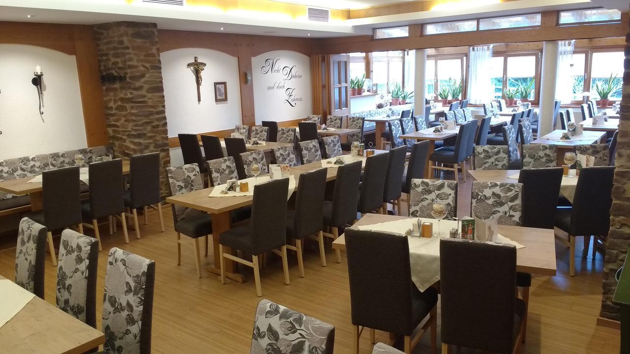 Hotel - Gasthof Erber Sinzing Buitenkant foto