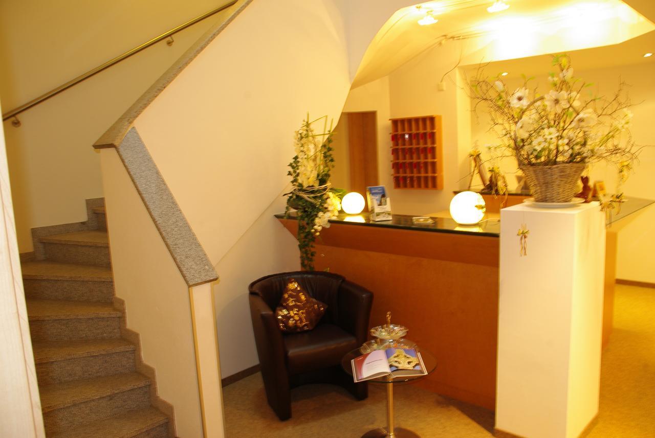 Hotel - Gasthof Erber Sinzing Buitenkant foto
