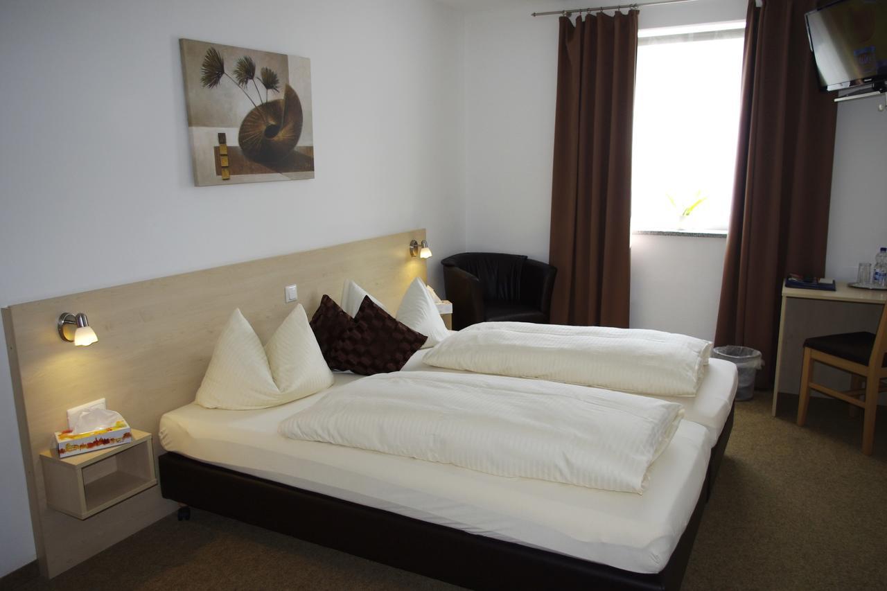 Hotel - Gasthof Erber Sinzing Buitenkant foto