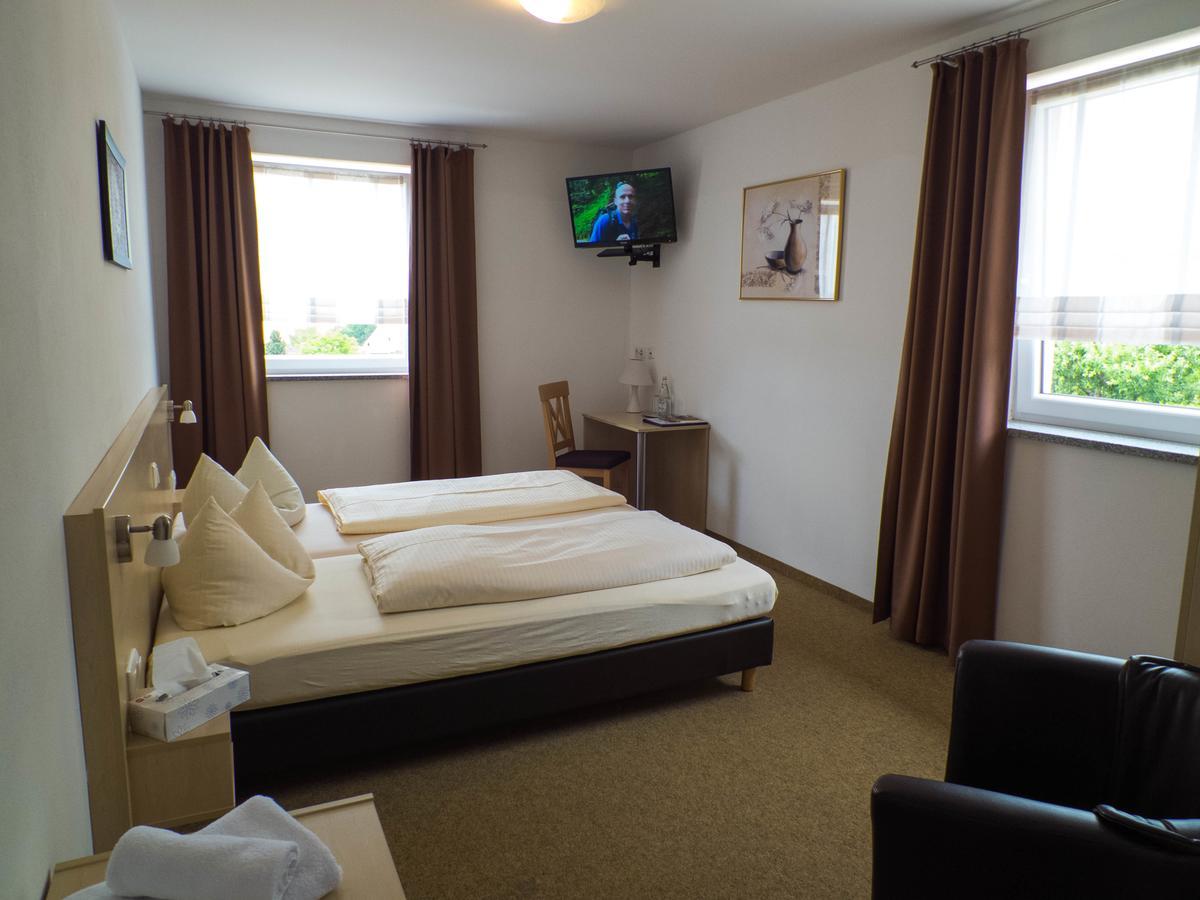Hotel - Gasthof Erber Sinzing Buitenkant foto