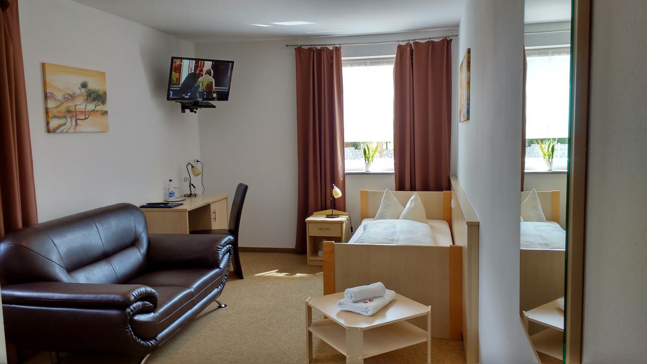 Hotel - Gasthof Erber Sinzing Buitenkant foto