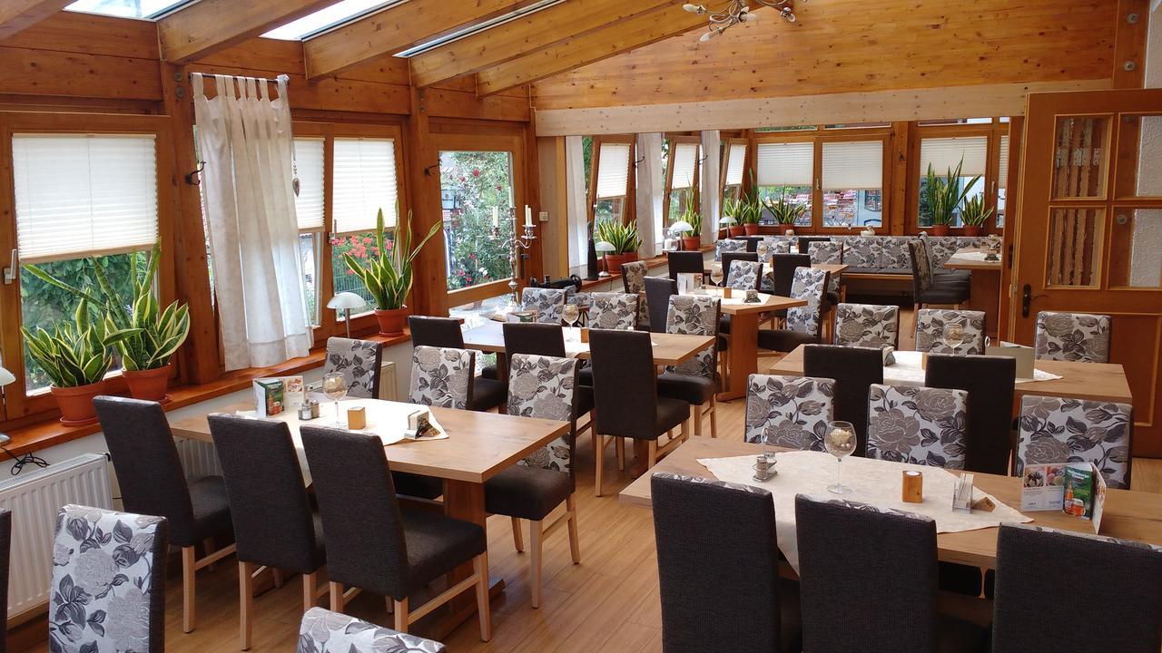 Hotel - Gasthof Erber Sinzing Buitenkant foto