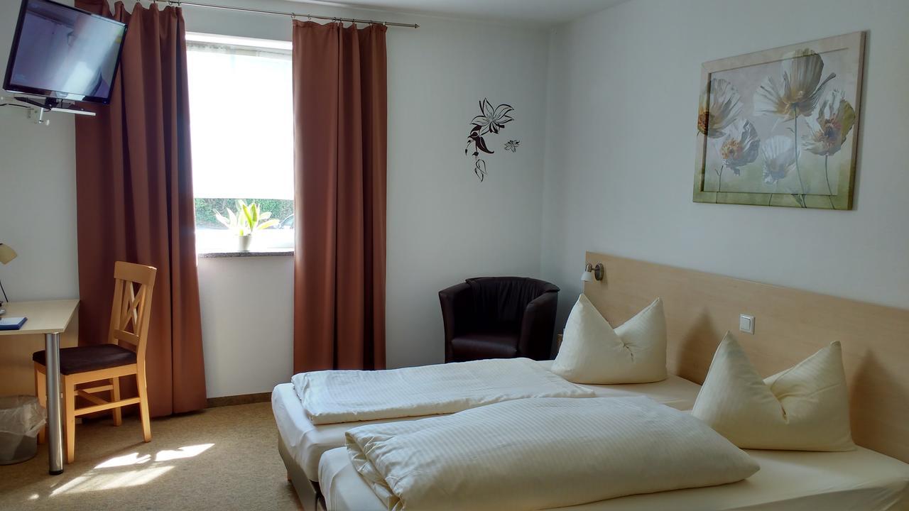 Hotel - Gasthof Erber Sinzing Buitenkant foto